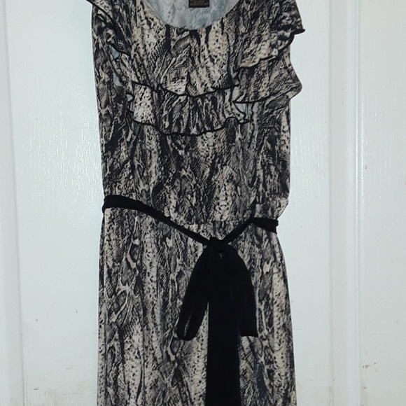 Dress.....Susan Lawrence - Picture 6 of 6